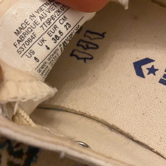 White converse - Picture 5 of 5